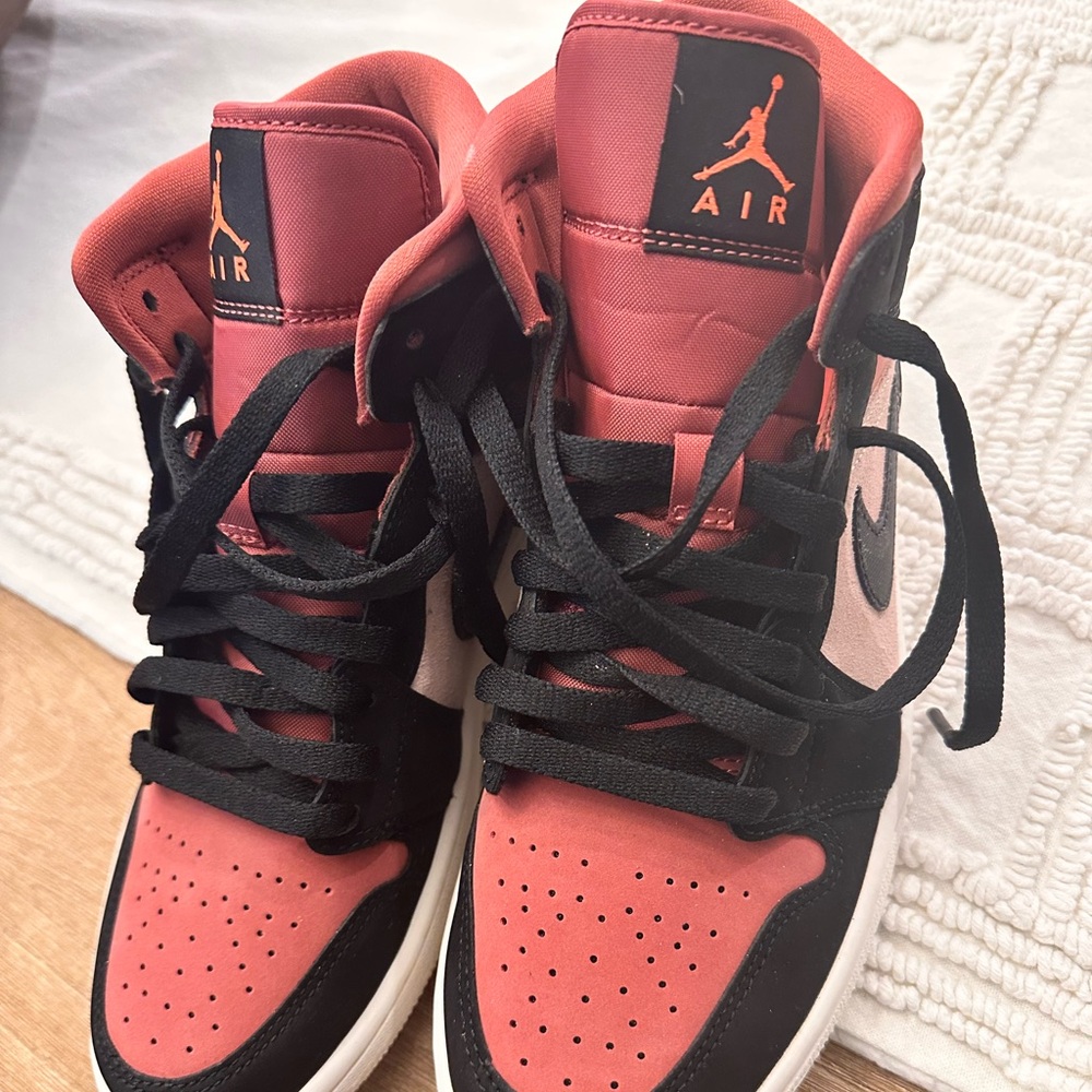 Jordan 1 Mid Canyon Rust (Women's)